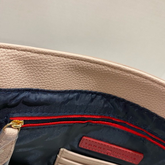 New Tommy HILFiGER - Picture 8 of 10